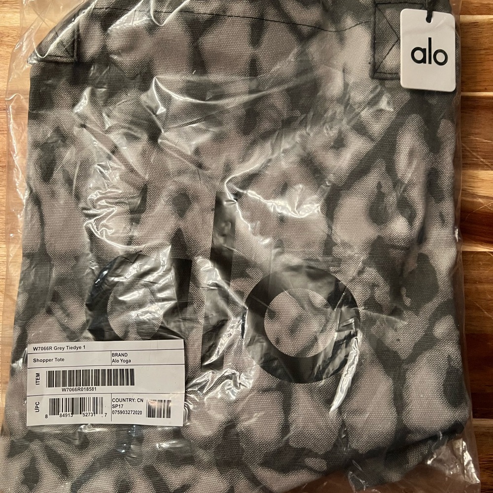 NEW ALO Yoga Gray Tie-Dye Shopper Tote
